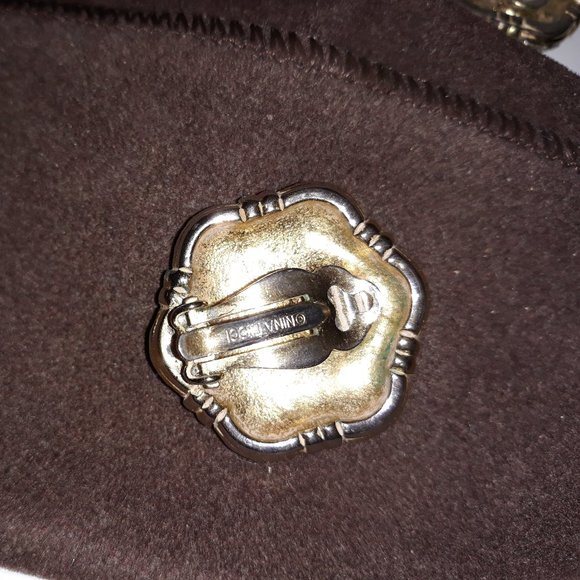 Vintage Nina Ricci Roman head clip earring - Picture 9 of 9